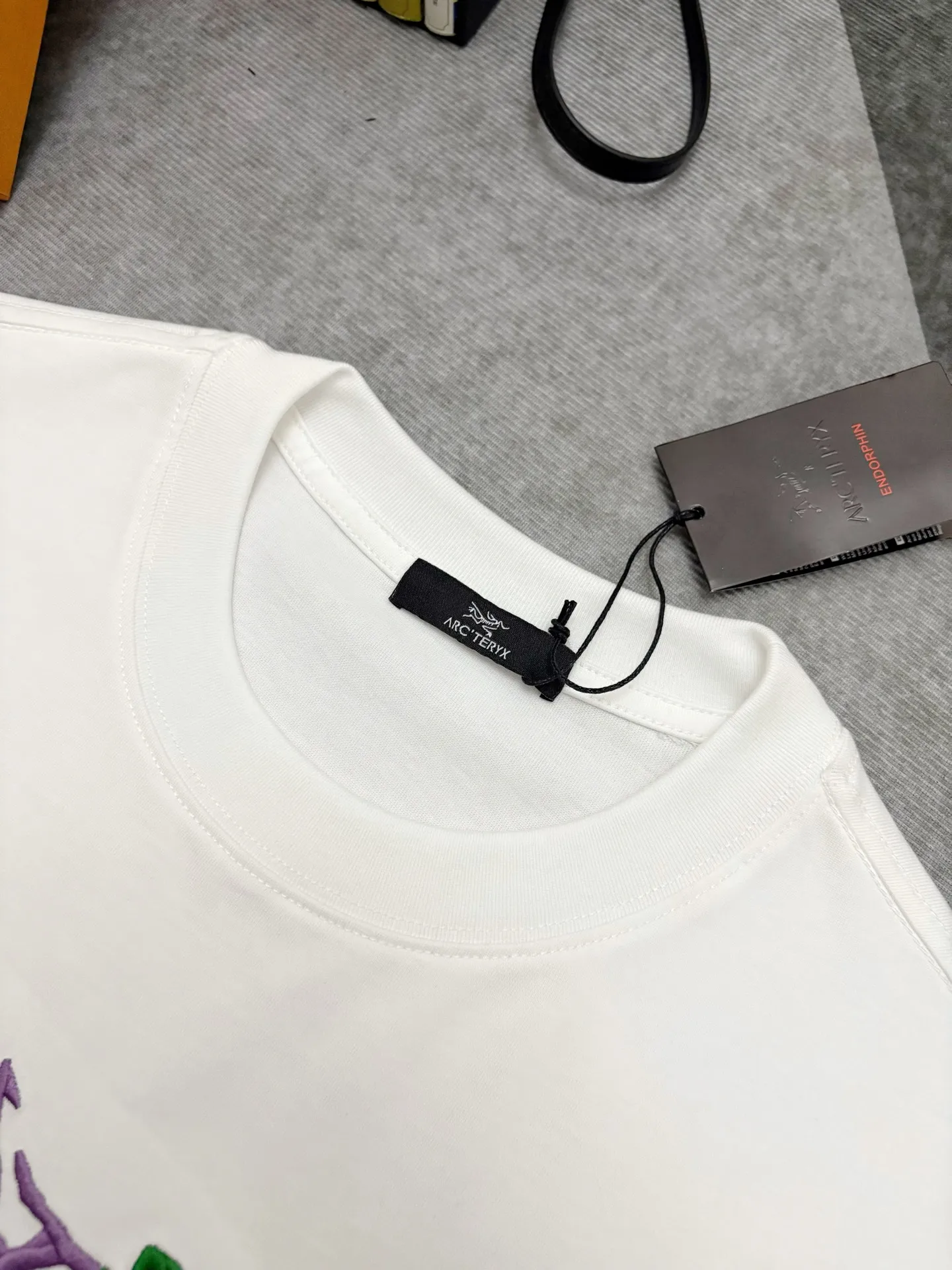 Arcteryx T 【Arcteryx ， 】 New Arrival ， Premium Versatile ， Same Style Arcteryx ， Logo ， 、 、 ， Logo ， 。 ◦ ARC'TERYX ， ， 。 ， ， 。 ， 。 ， ， ！！ Sizes：S、M、L、XL、XXL
